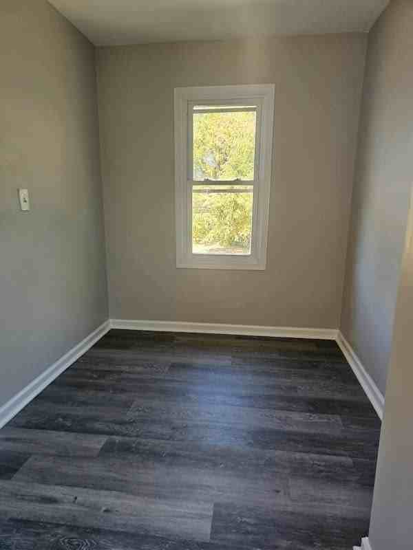 250 Anderson Ave - Photo 4 of 14