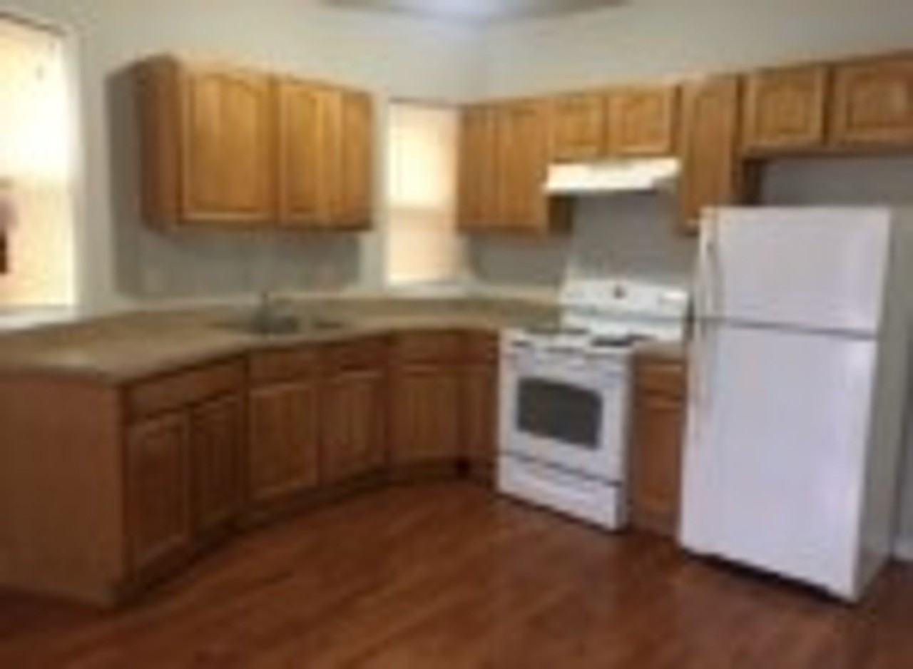 721 S 52nd St - Photo 2 of 10