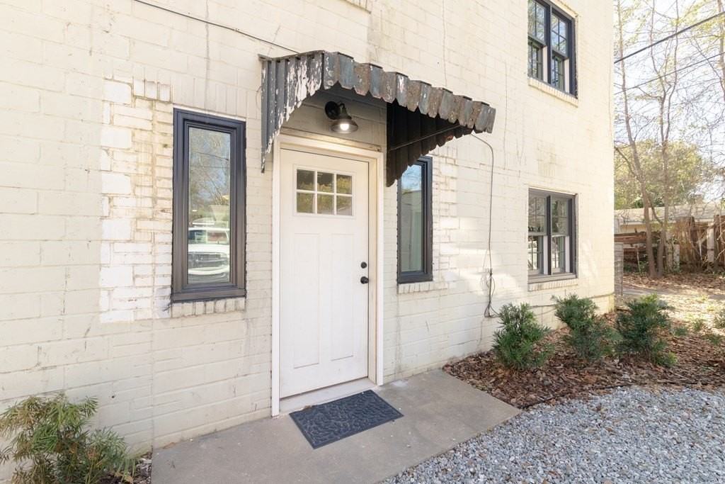 1519 1/2 16th Ave - Photo 2 of 15