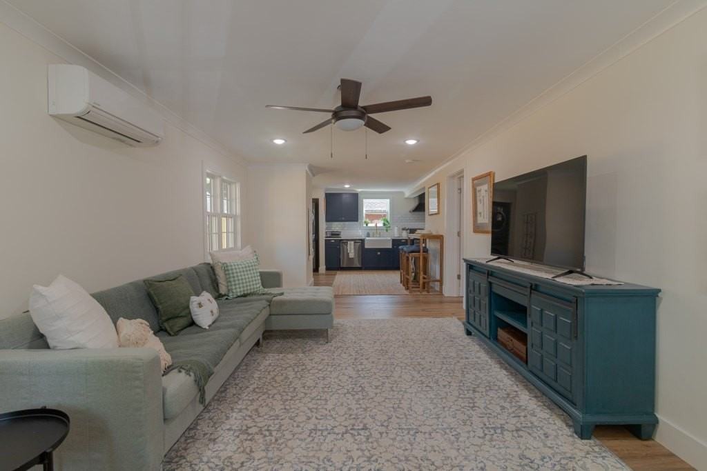 1519 1/2 16th Ave - Photo 3 of 15