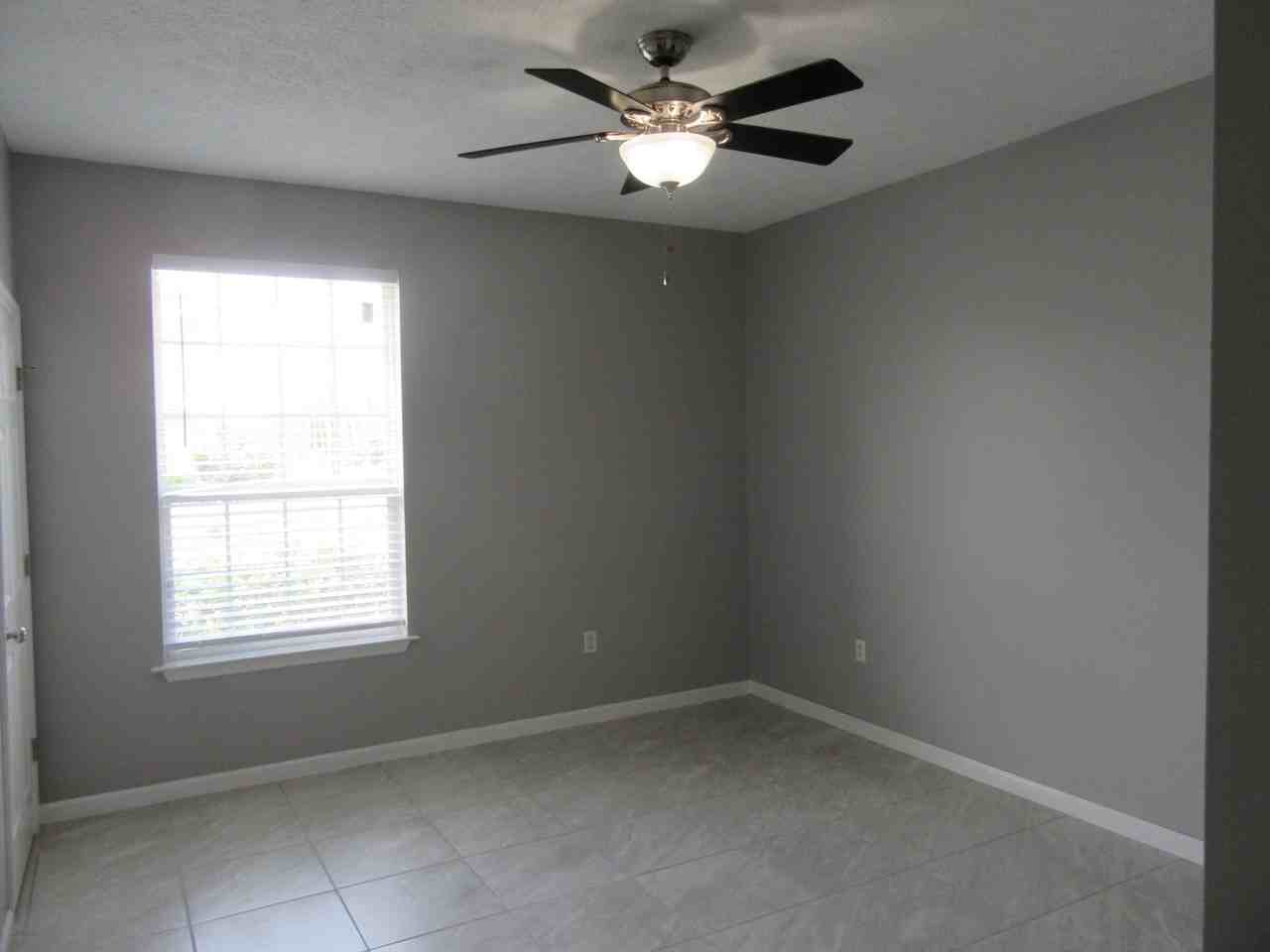 2618 Oakmont Dr - Photo 7 of 19