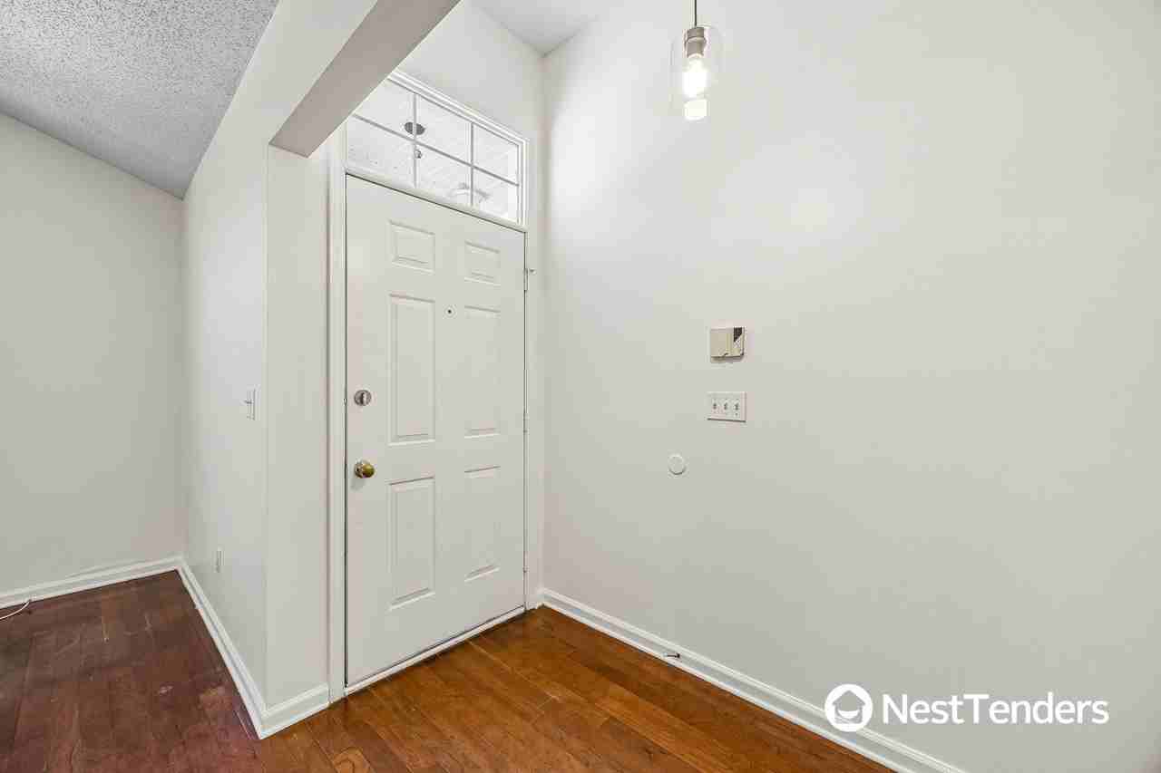 3920 Union Pacific Dr W - Photo 3 of 34