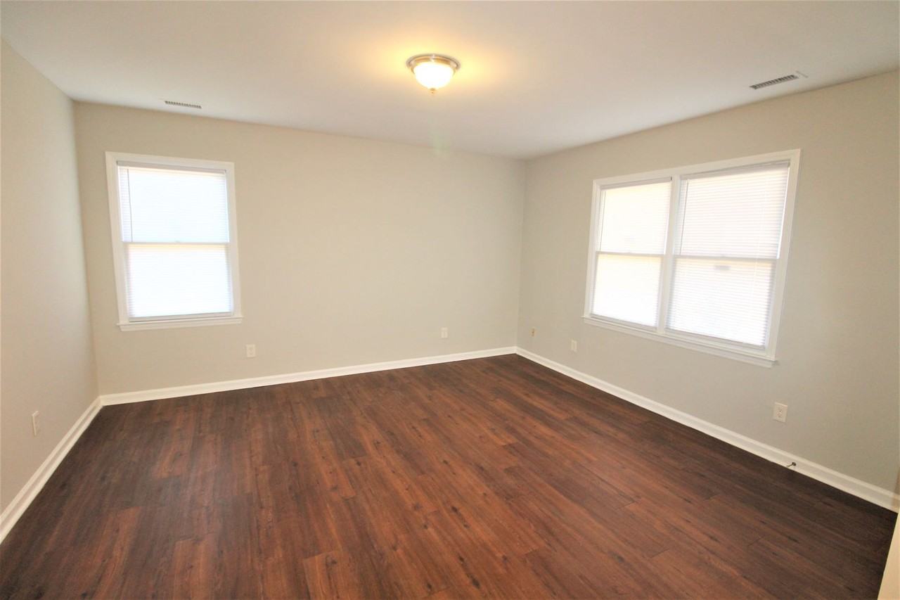 1228 Pegram St - Photo 5 of 24