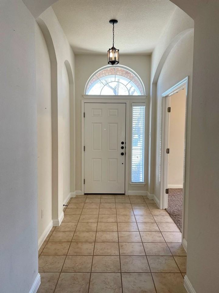3664 Fossilwood Way - Photo 3 of 33