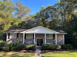 featured image of 110 Laurel Cir