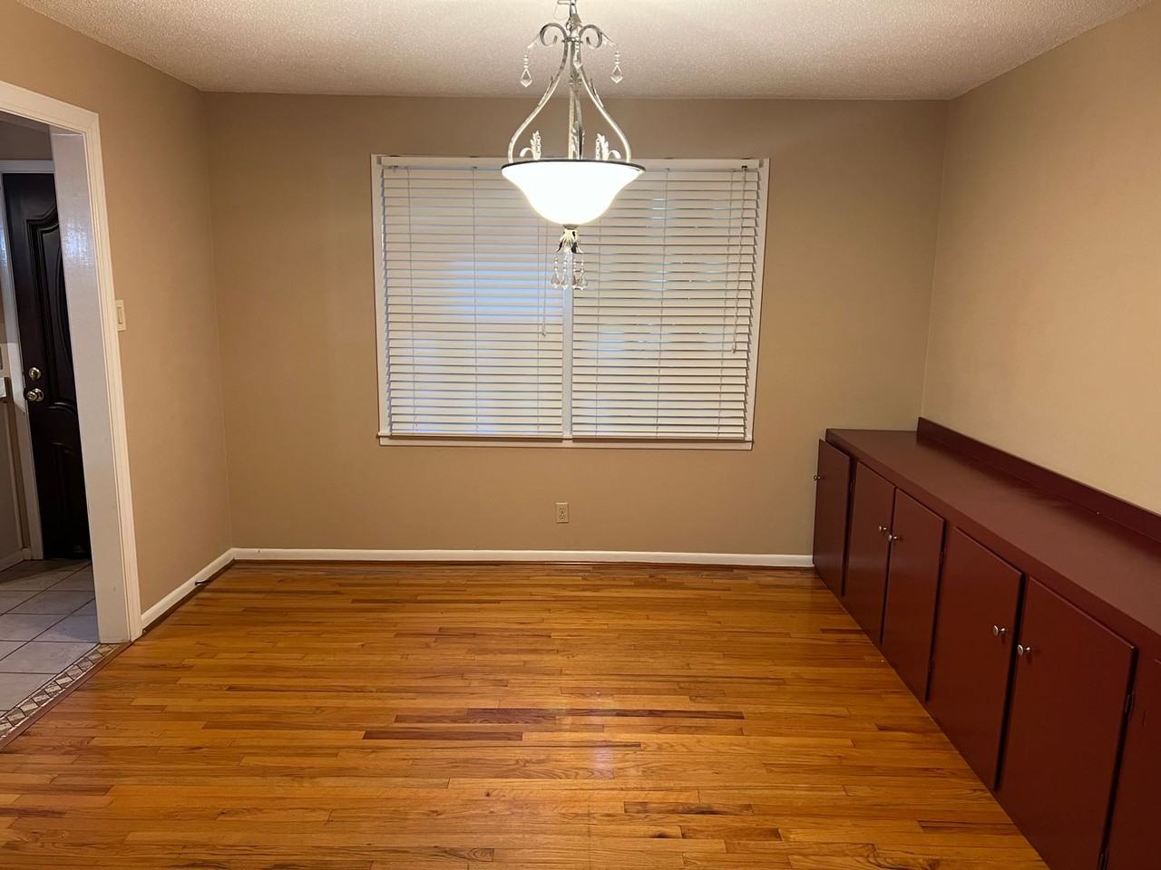 110 Laurel Cir - Photo 4 of 28