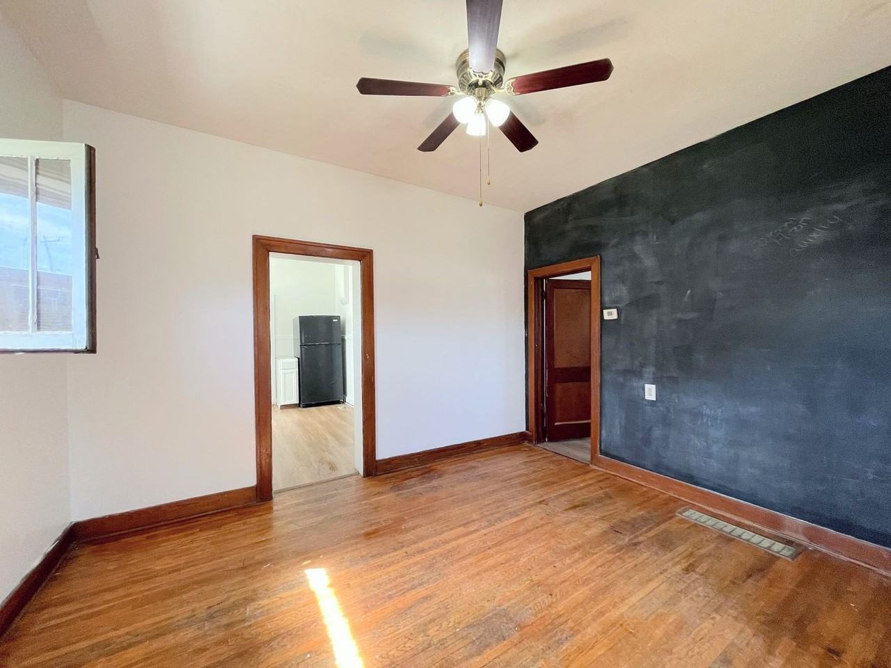 105 N Speare St - Photo 5 of 19