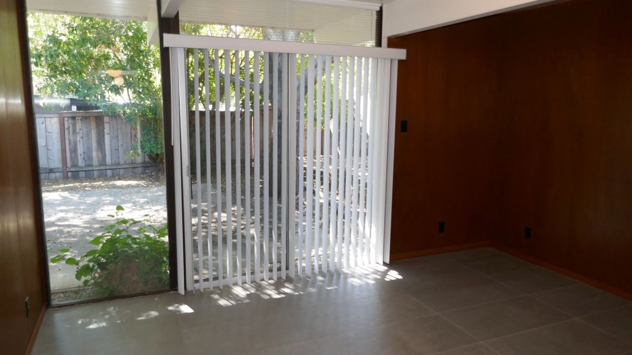 823 Greenberry Ln - Photo 3 of 26