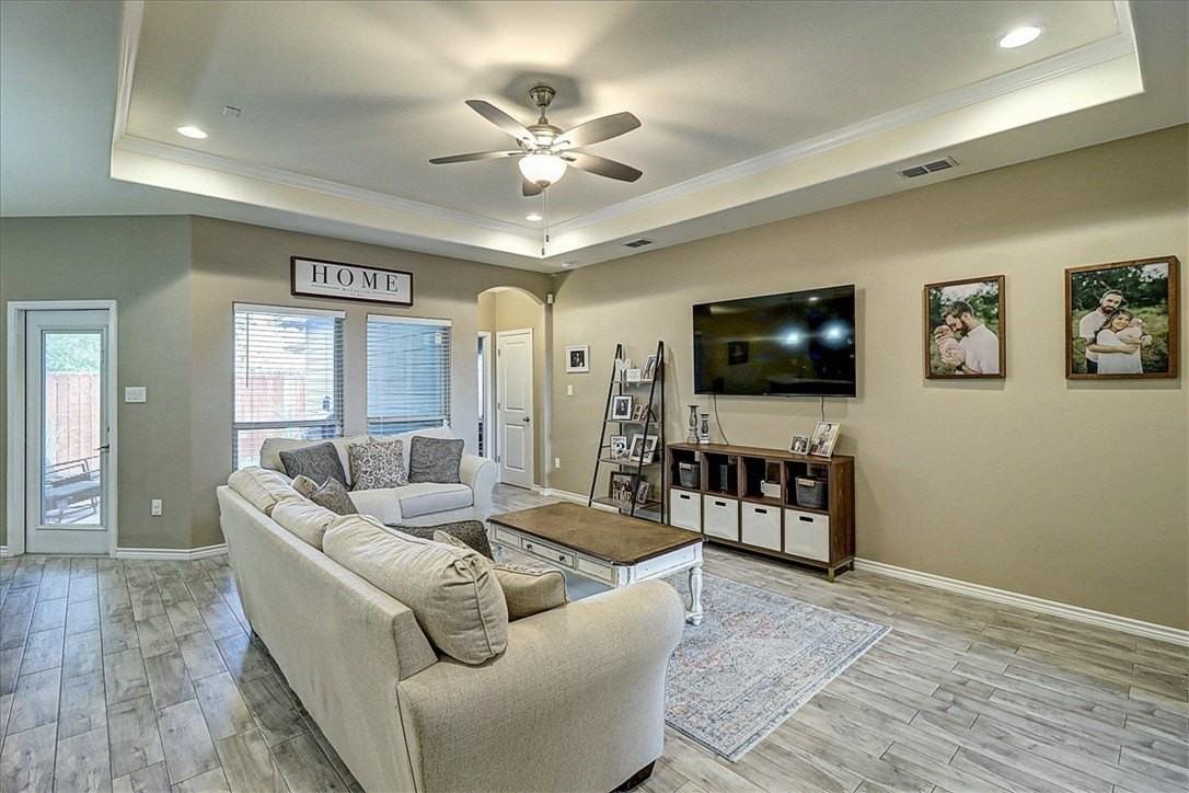 5817 Bella Di Giorno Dr - Photo 6 of 39