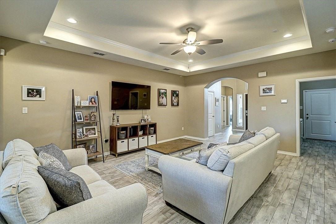 5817 Bella Di Giorno Dr - Photo 7 of 39