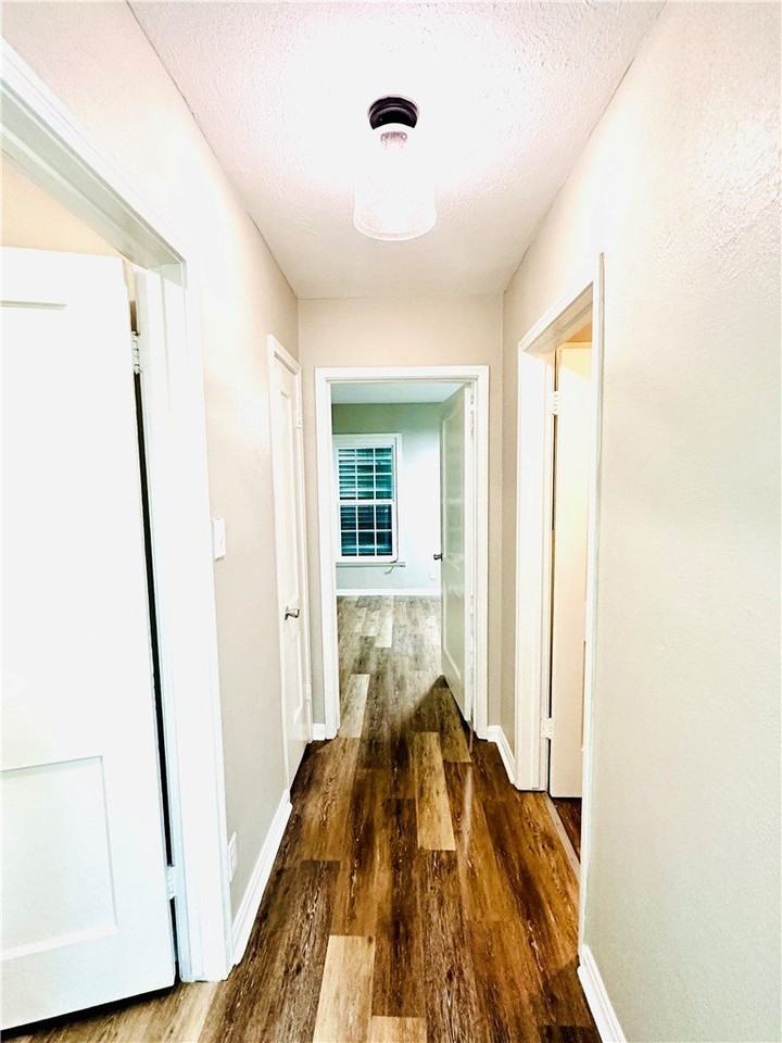 1202 Devon Dr - Photo 2 of 19