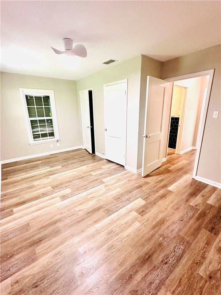 1202 Devon Dr - Photo 6 of 19