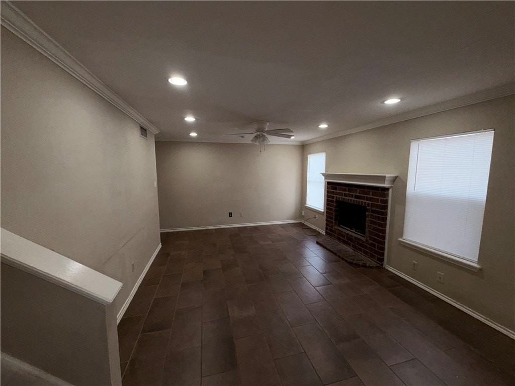 918 Saint Bernard St - Photo 6 of 12