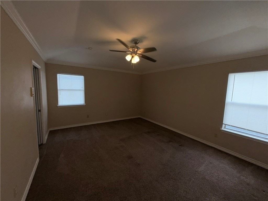 918 Saint Bernard St - Photo 7 of 12