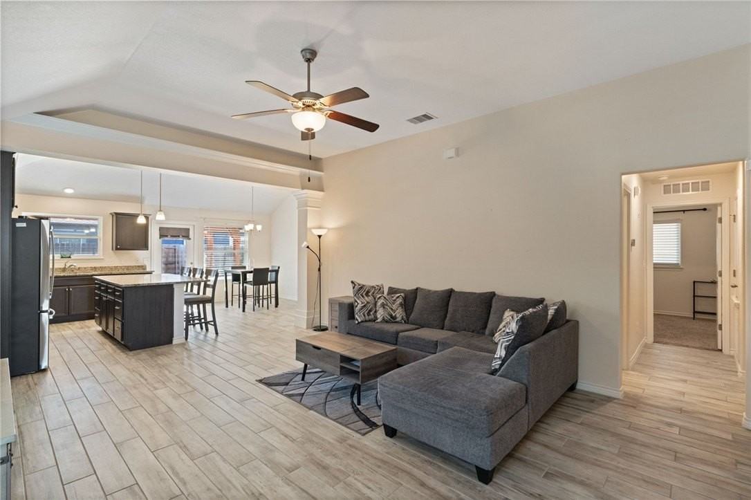 2230 Spoonbill Dr - Photo 2 of 12