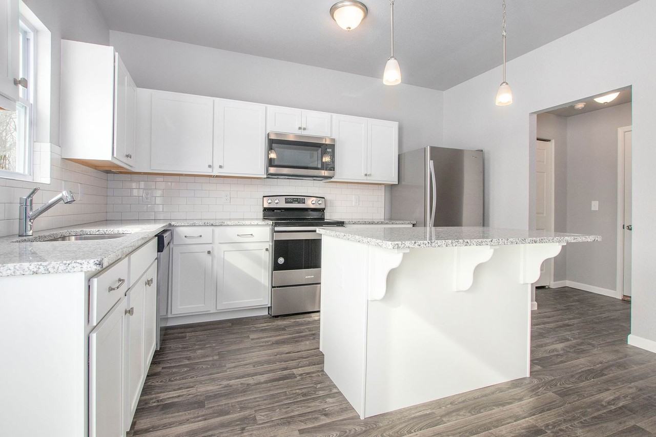 3123 Belgian Dr - Photo 3 of 18