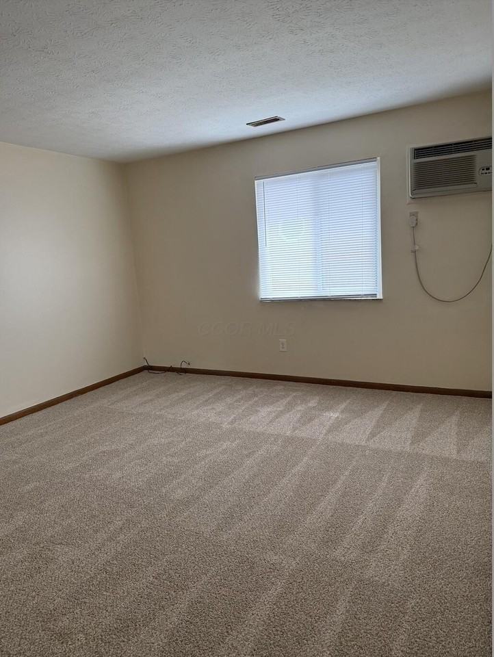 226 S Sandusky St - Photo 3 of 7