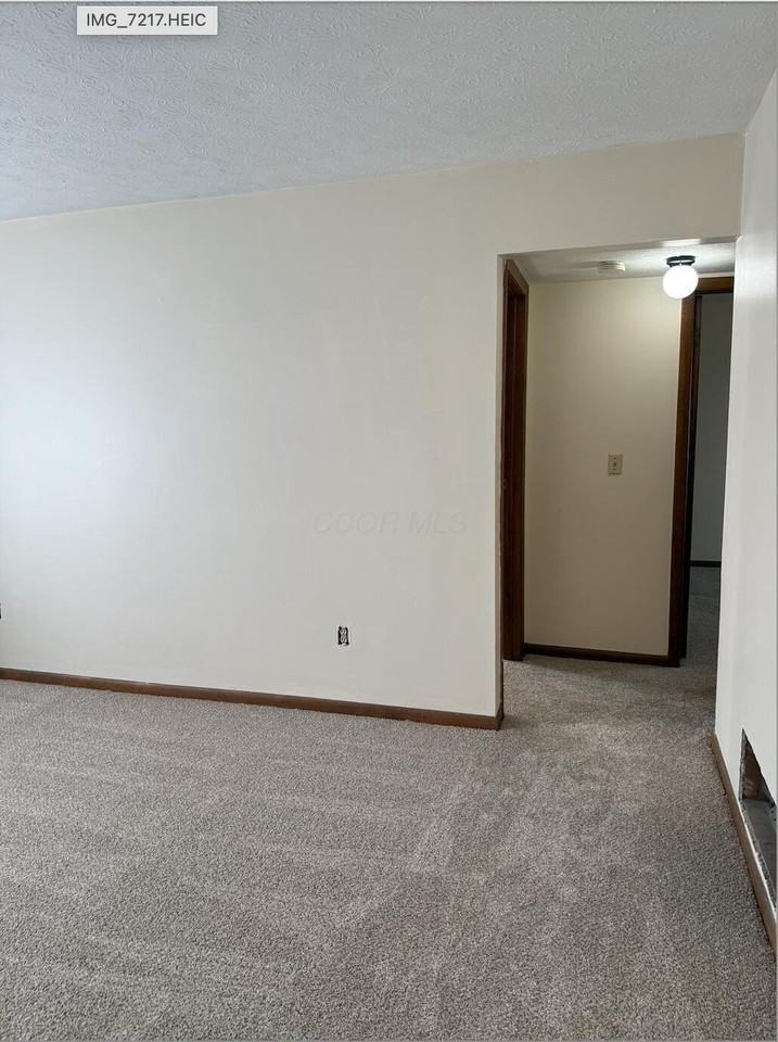 226 S Sandusky St - Photo 5 of 7