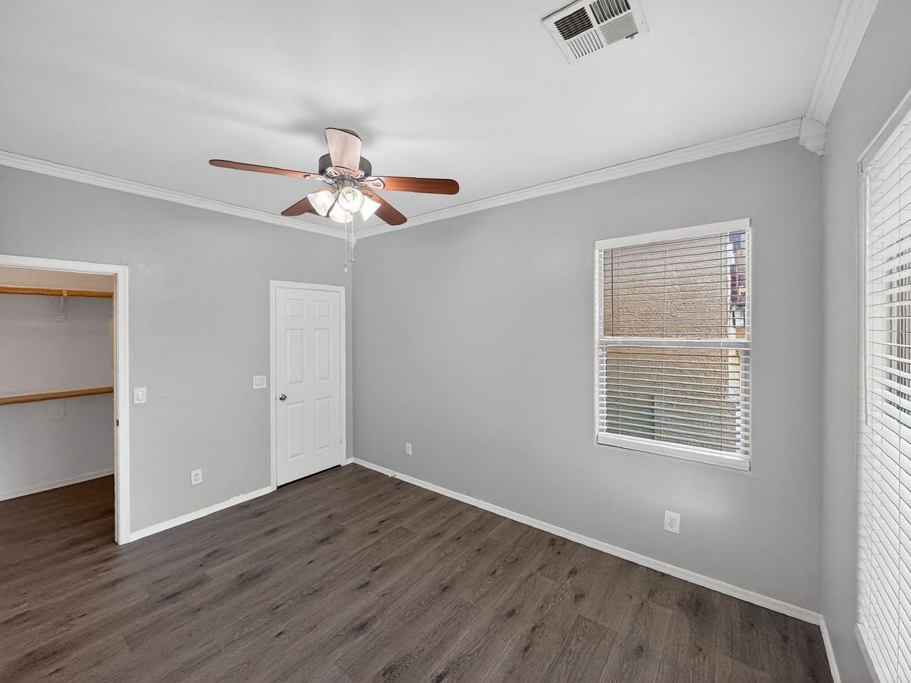 1451 E Clark Dr - Photo 5 of 43