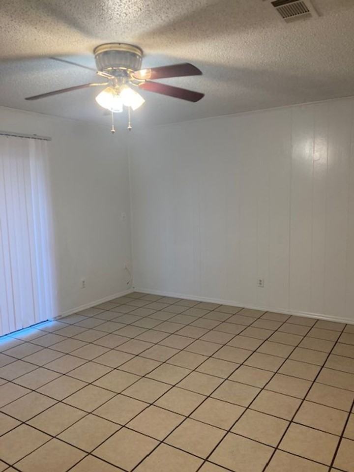 2513 Tracy St - Photo 7 of 14