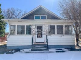 featured image of 933 E 5th Ave