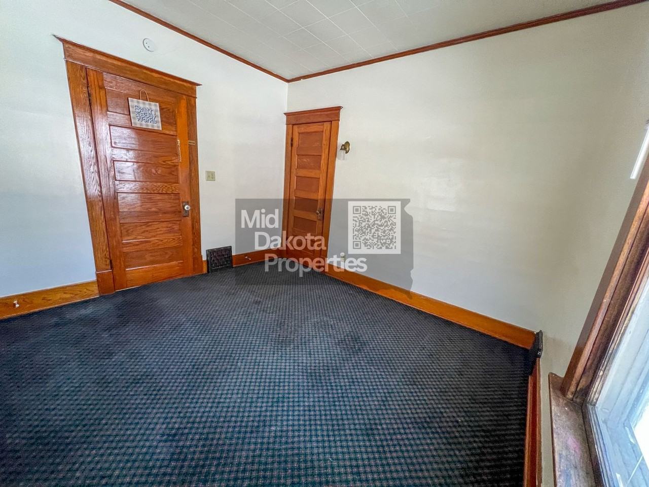 933 E 5th Ave - Photo 6 of 17