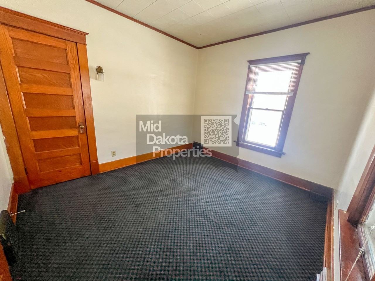 933 E 5th Ave - Photo 7 of 17