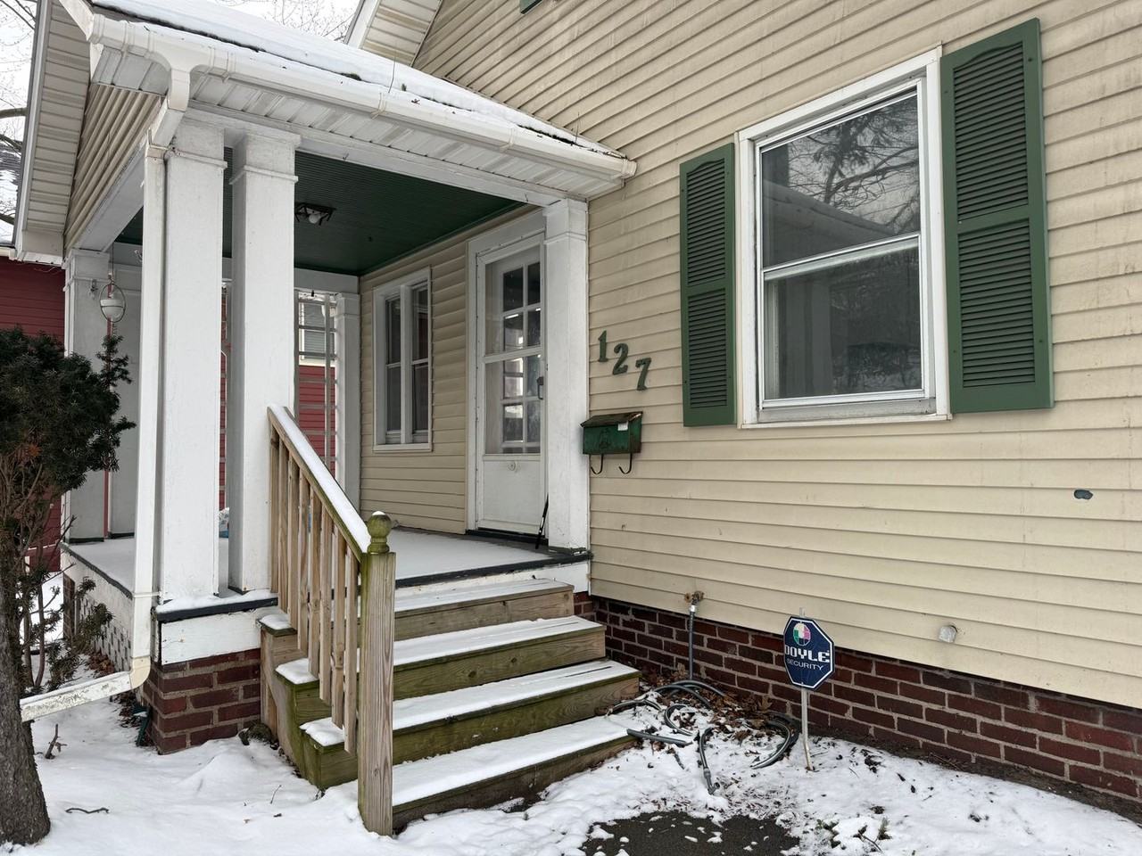 127 W Main St - Photo 2 of 44