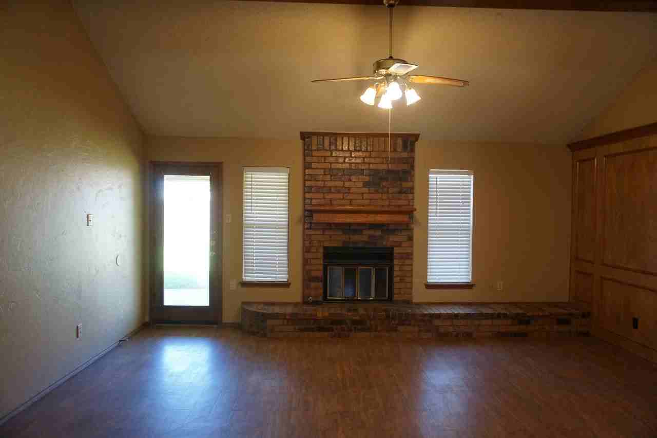 1104 Homestead Dr - Photo 2 of 16