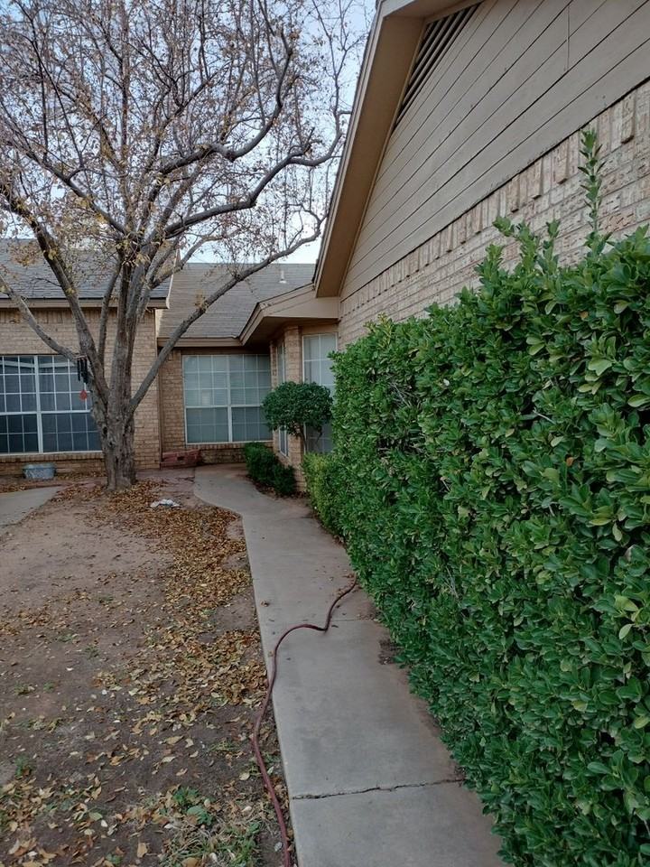 5551 93rd St - Photo 2 of 12