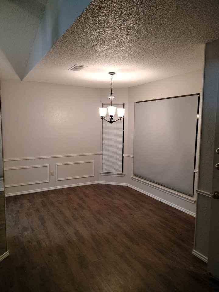 5551 93rd St - Photo 4 of 12