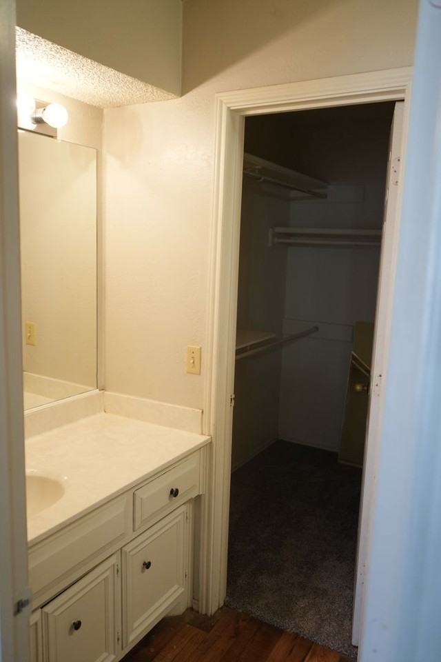 5551 93rd St - Photo 7 of 12