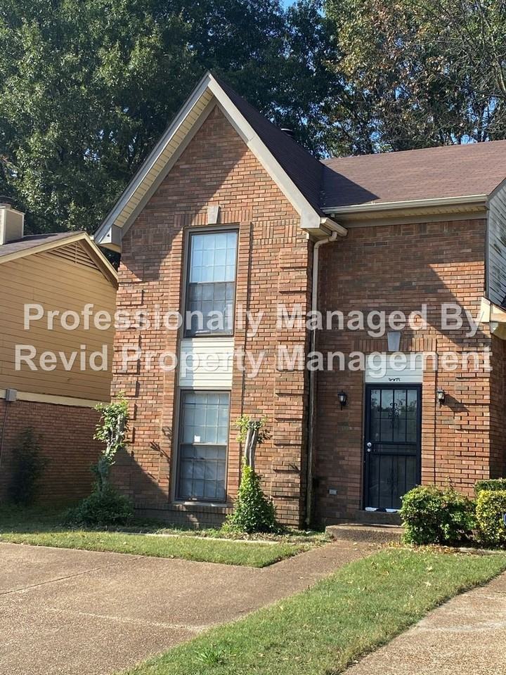 3003 Charlestowne Pl - Photo 2 of 19