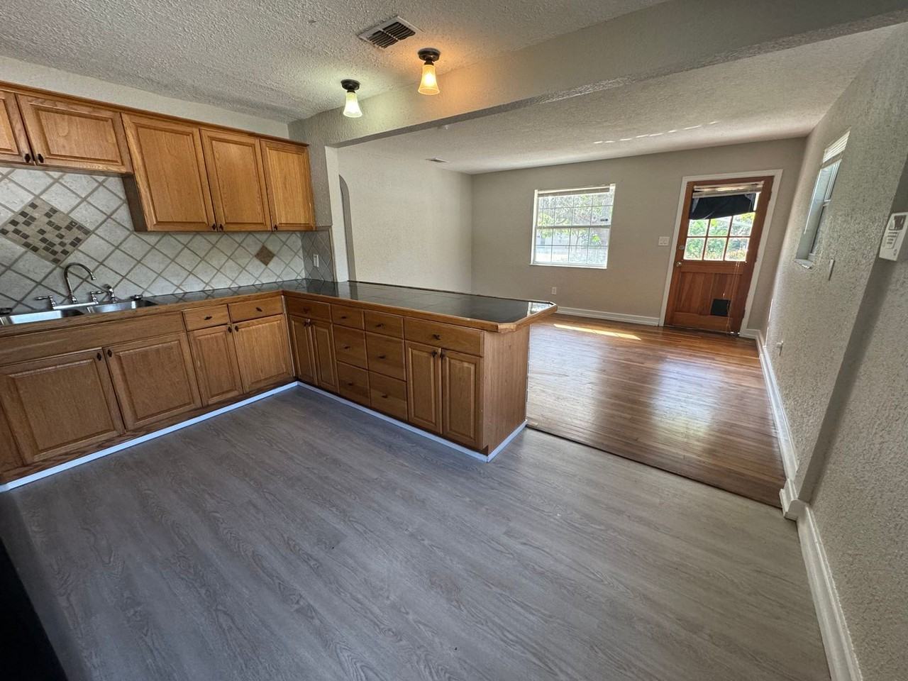 6295 3rd Ave S - Photo 5 of 39