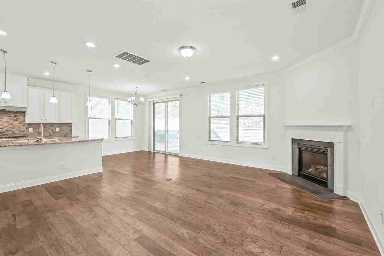 15310 Scholastic Dr - Photo 4 of 28