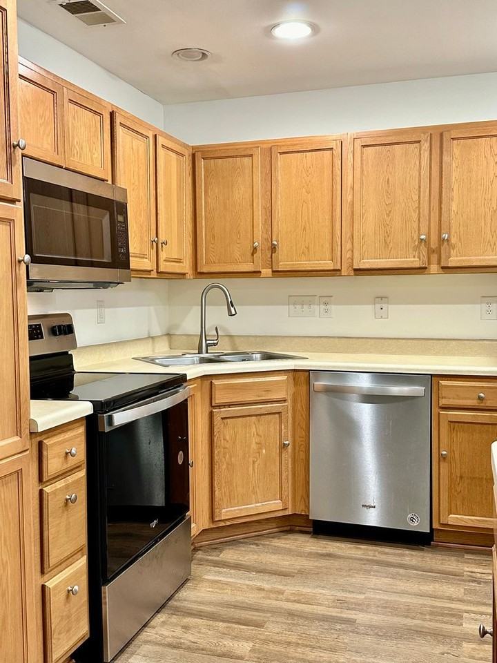 11812 Shoemaker Ct - Photo 2 of 15