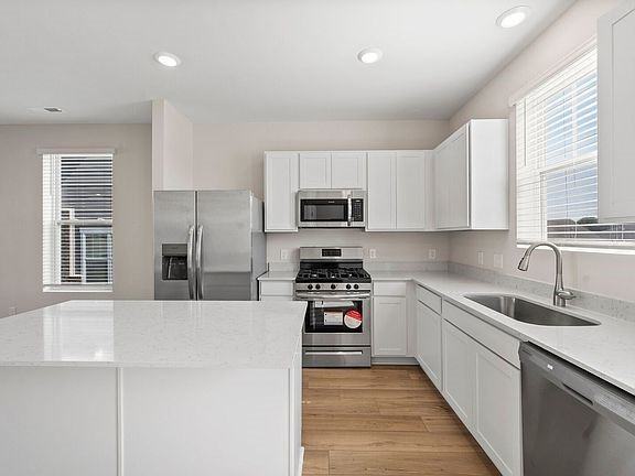 2705 Fordham St #1 - Photo 4 of 8