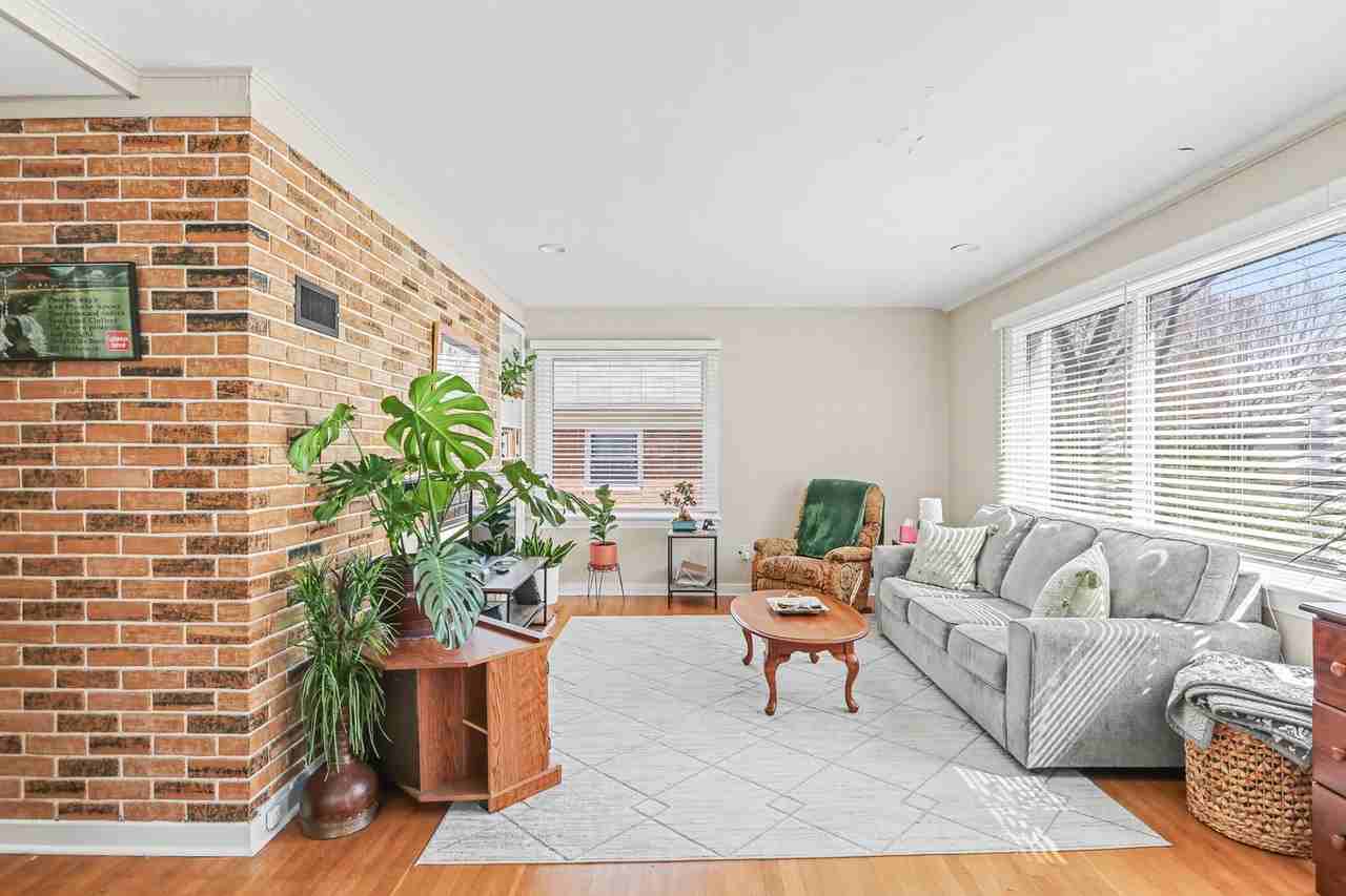 815 3rd St - Photo 3 of 14