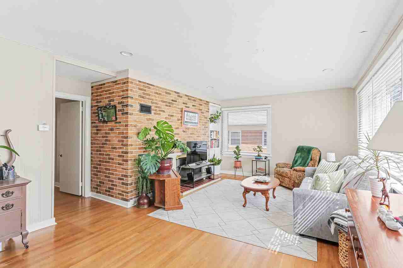 815 3rd St - Photo 4 of 14