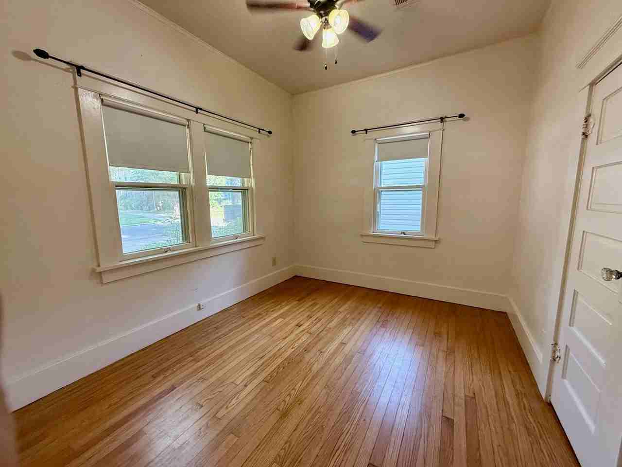 445 College Ave - Photo 6 of 27