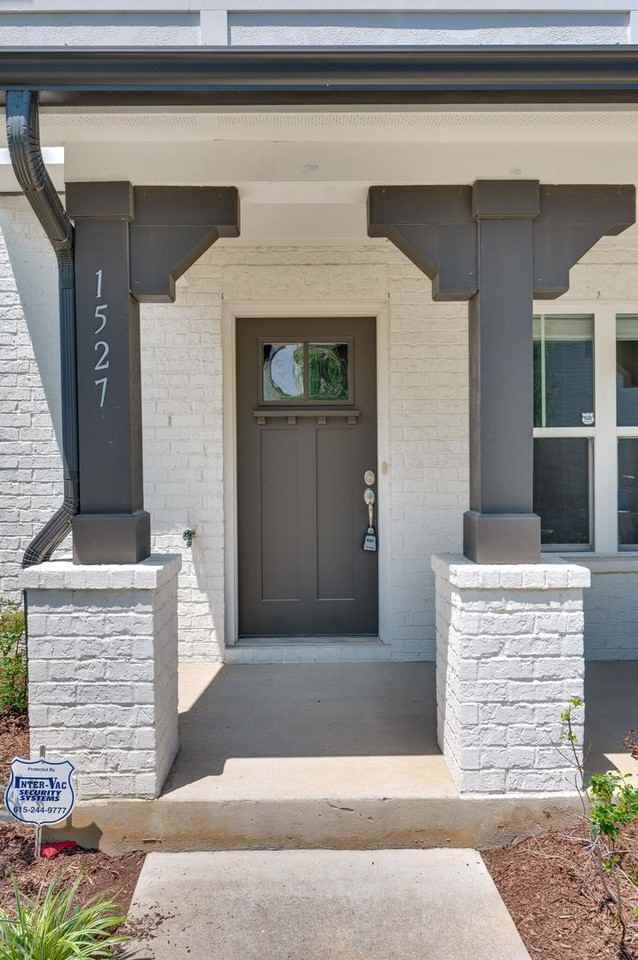 1527 57th Ave N - Photo 3 of 29