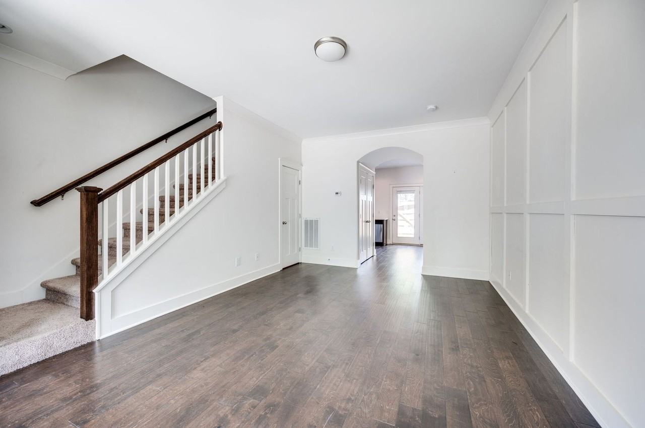 1527 57th Ave N - Photo 6 of 29