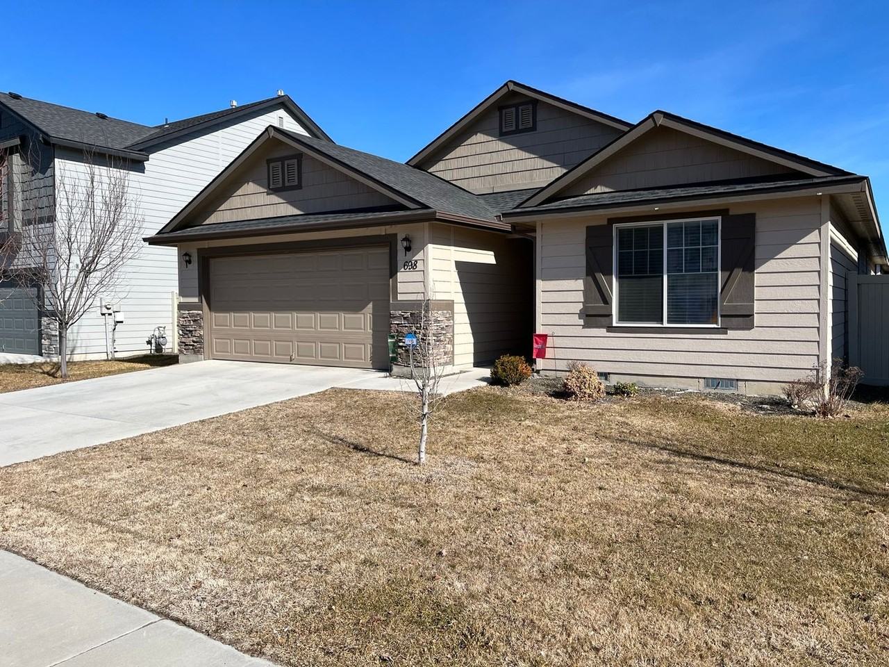 698 N Scotney Ave - Photo 3 of 19