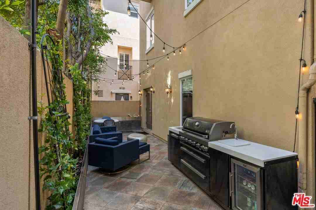 5732 Celedon Crk - Photo 2 of 18