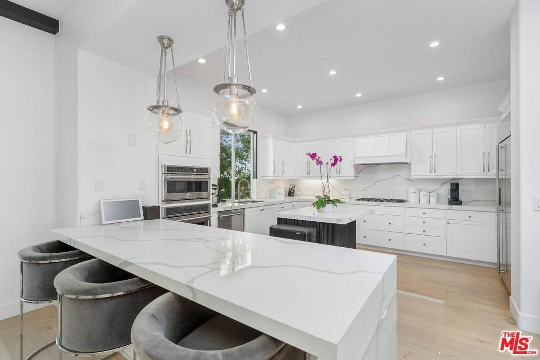 5732 Celedon Crk - Photo 7 of 18