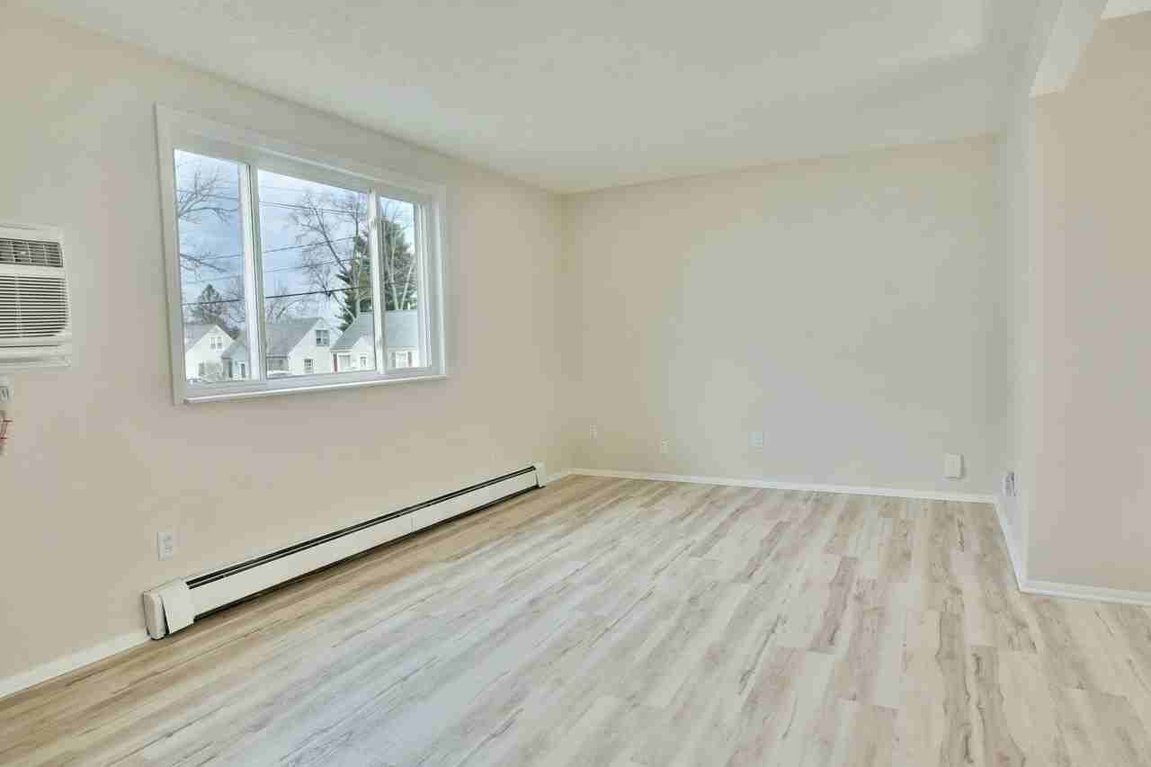 72 S Roanoke Ave - Photo 5 of 49