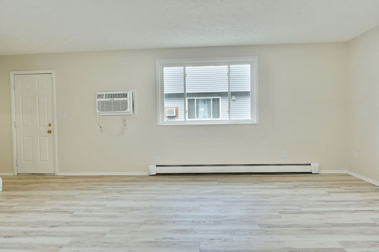 72 S Roanoke Ave - Photo 6 of 49