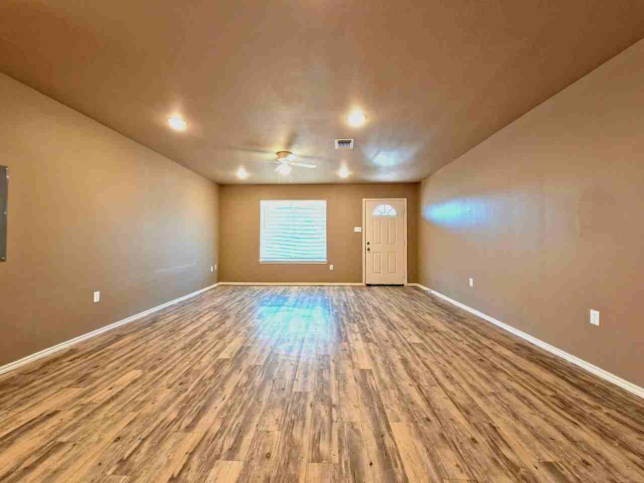 2221 E Main St - Photo 3 of 12