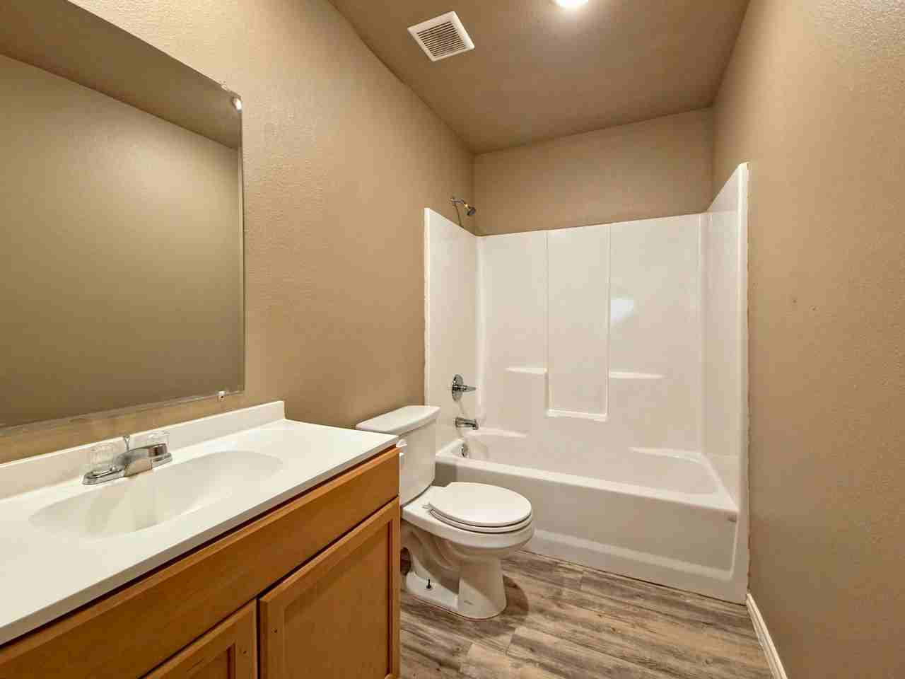 2221 E Main St - Photo 7 of 12