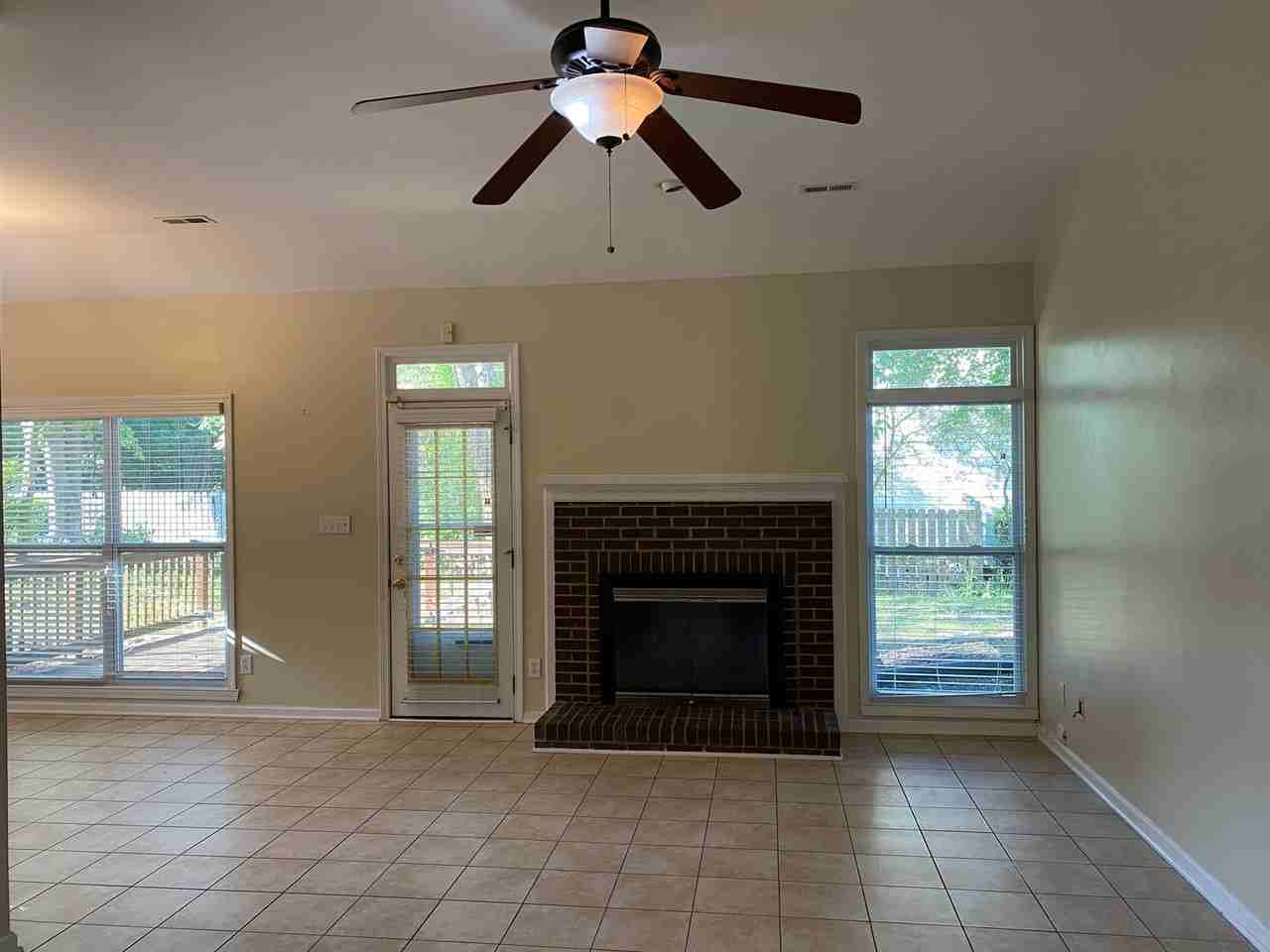 8624 Castlebay Dr - Photo 4 of 23